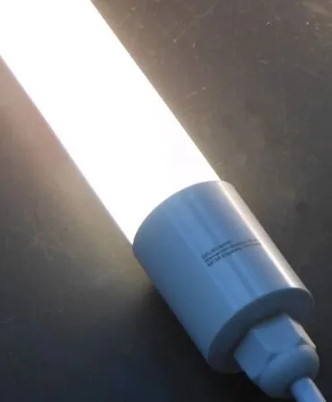 LED Pflanzenleuchte mit TIP65 Anschluss-System